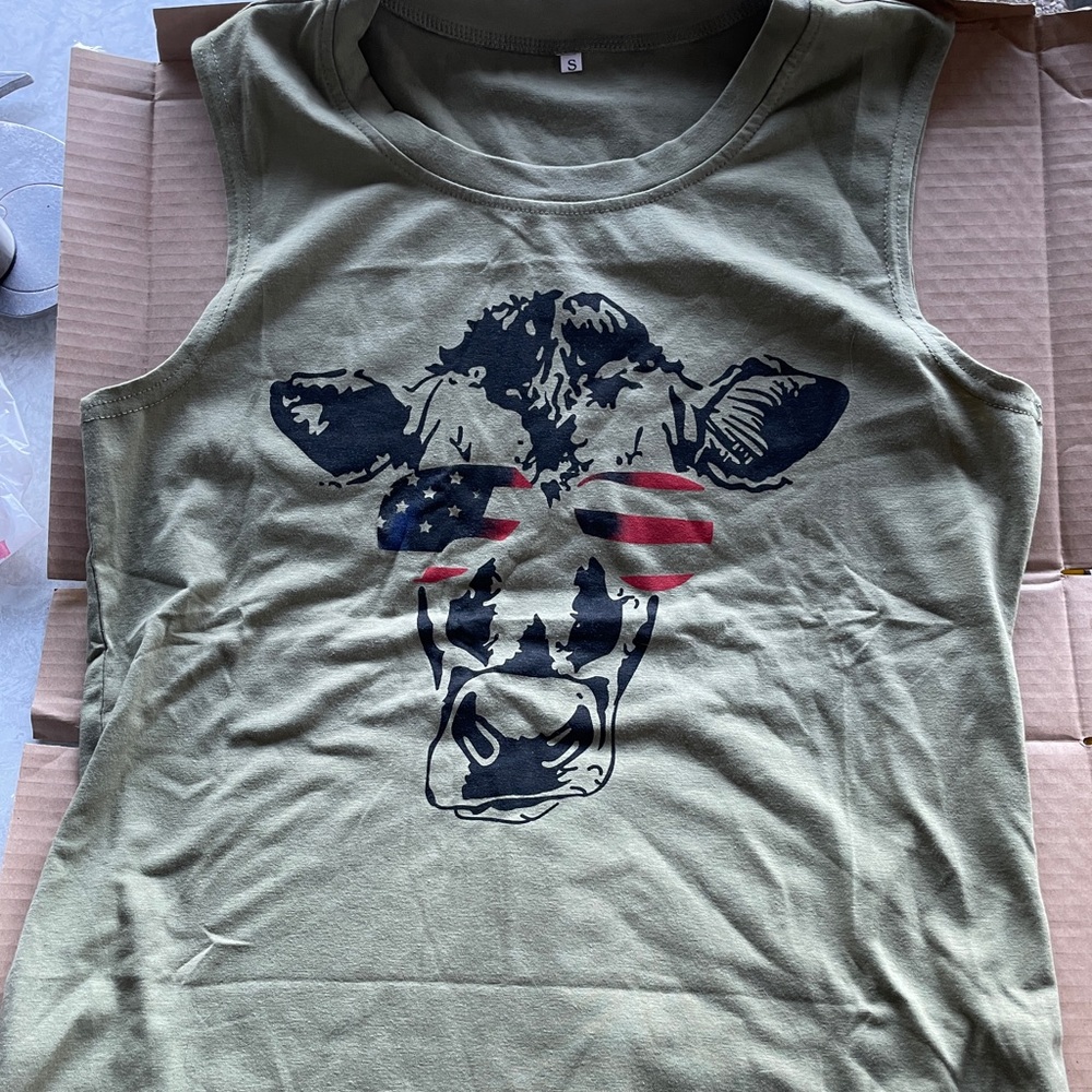 New graphic tank top